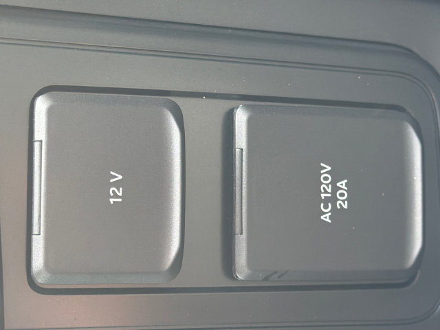 Used 2025 Ford F150 Raptor AWD/4WD image 30
