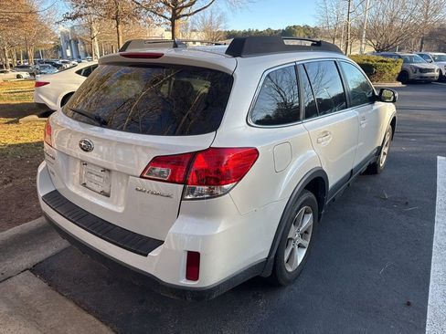 Used 2014 Subaru Outback 2.5i Limited image 16