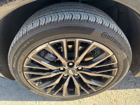 Used 2024 Cadillac XT4 Sport image 33