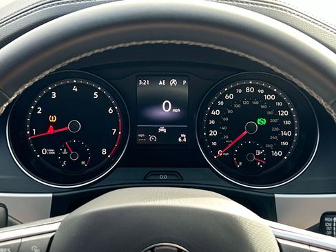 Used 2021 Volkswagen Atlas Cross Sport SE image 10