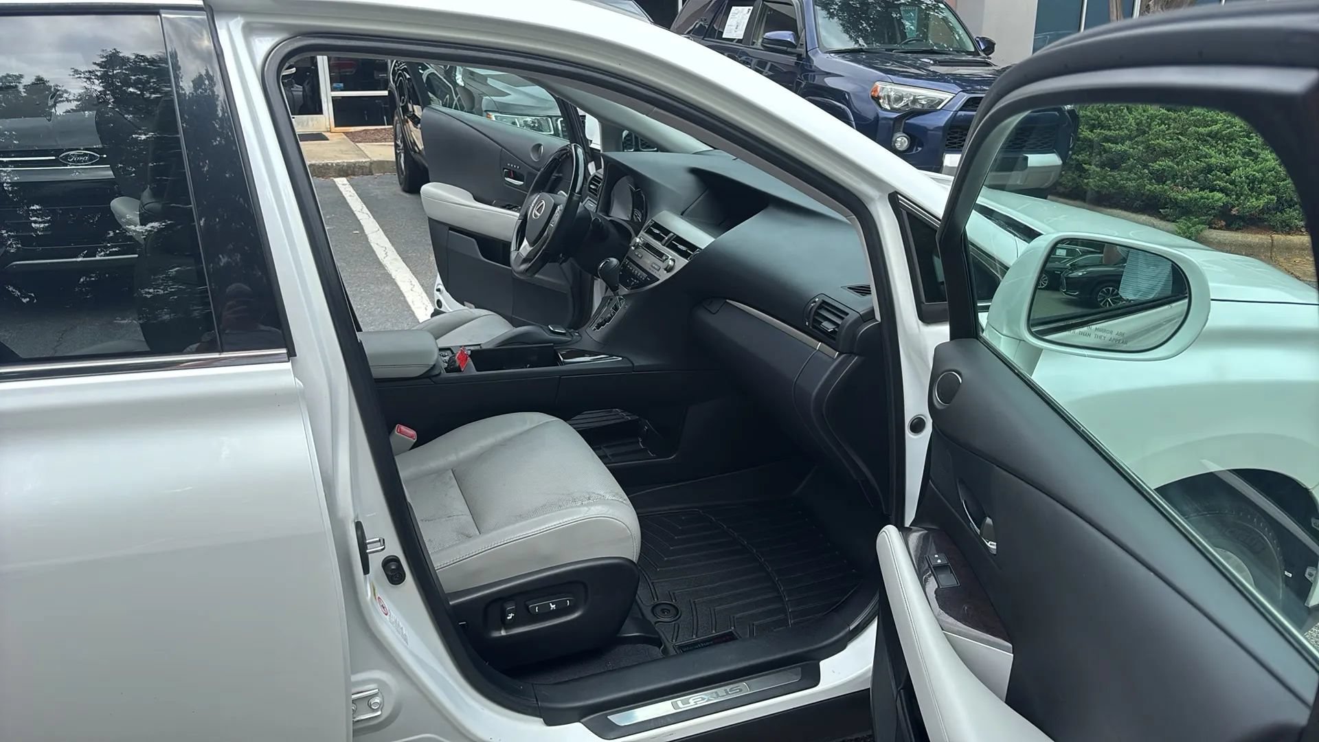 Used 2013 Lexus RX 350 FWD w/ Navigation Pkg image 19