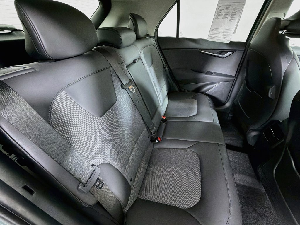 Used 2023 Kia Niro EX FWD image 26