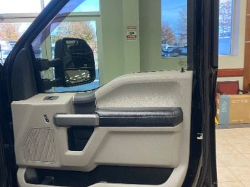 Used 2017 Ford F250 XLT w/ XLT Value Package image 20