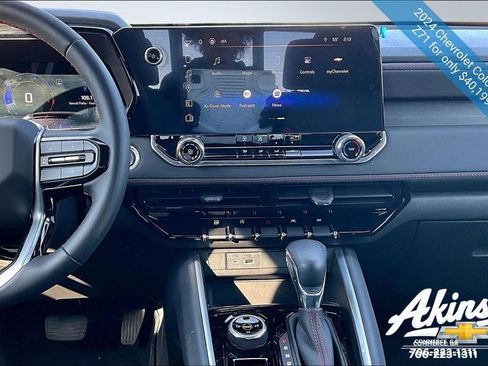 Used 2024 Chevrolet Colorado Z71 w/ Advanced Trailering Package image 9