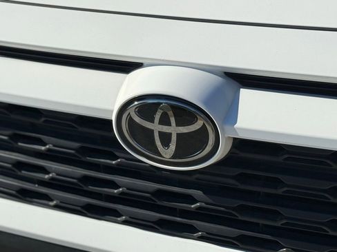 Used 2019 Toyota RAV4 XLE w/ Convenience Package image 11