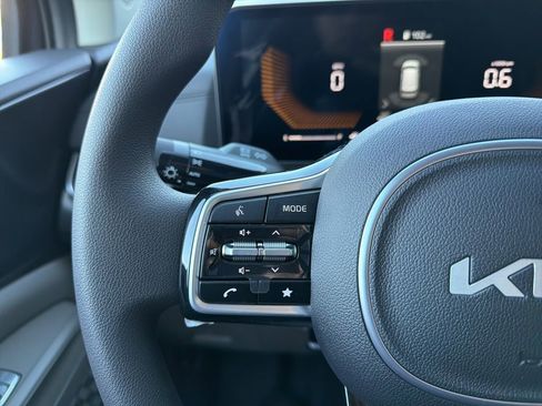 New 2026 Kia Carnival LX image 34