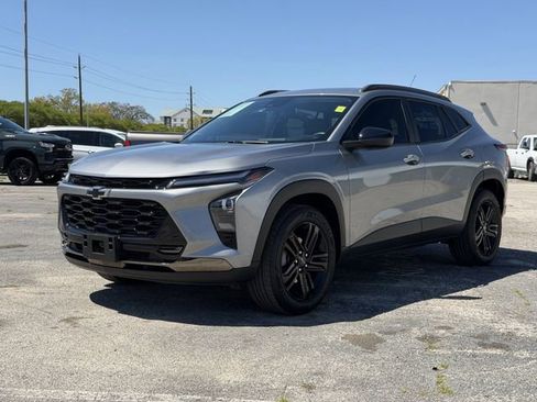 Used 2024 Chevrolet Trax ACTIV w/ Driver Confidence Package image 4