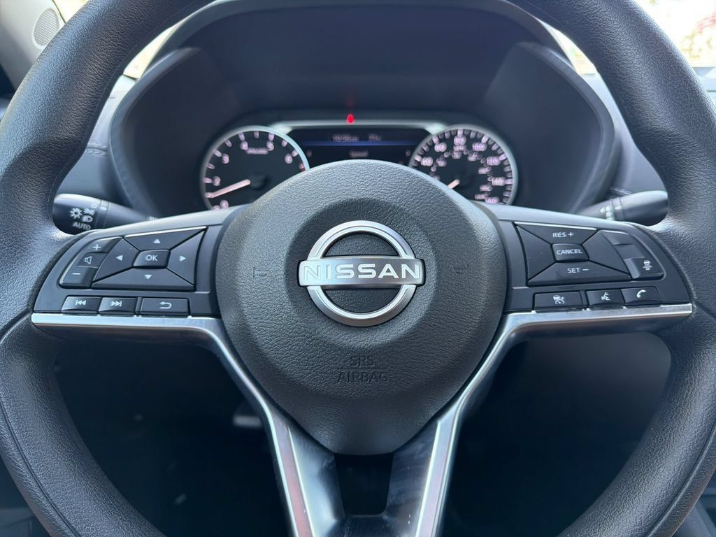 Used 2024 Nissan Sentra SV FWD image 21