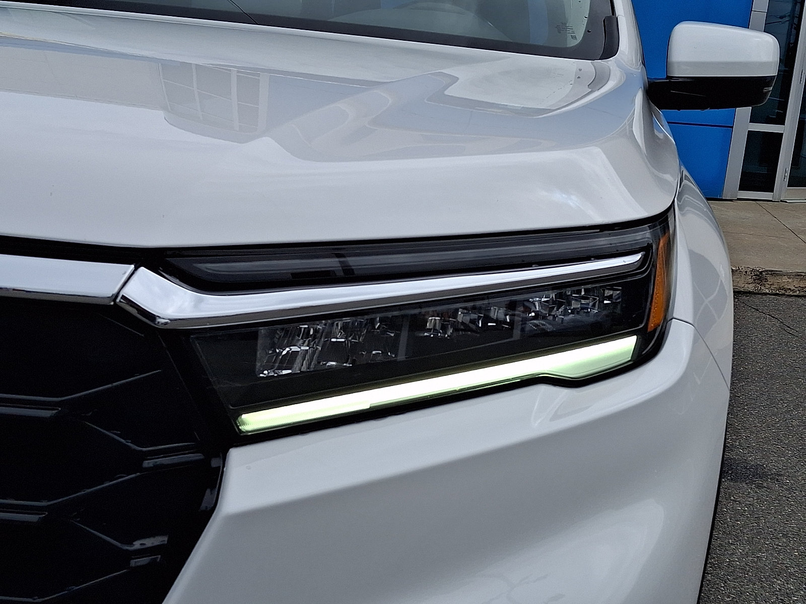 Used 2024 Honda Pilot Touring image 9