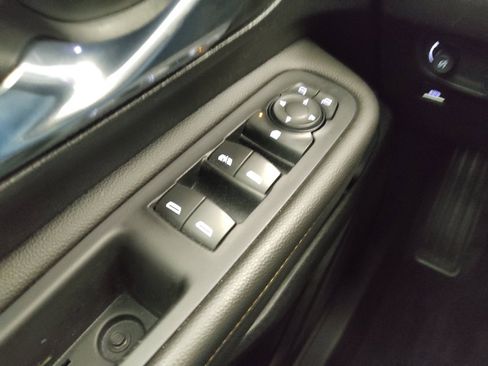 Used 2020 GMC Terrain SLE w/ Driver Convenience Package FWD image 27