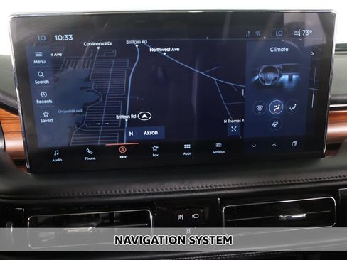 Used 2023 Lincoln Nautilus Reserve AWD/4WD image 3