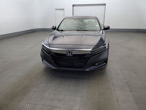 Used 2018 Honda Accord Touring image 15