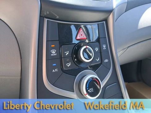 Used 2016 Hyundai Elantra SE w/ Option Group 02 FWD image 21