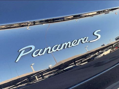 Used 2016 Porsche Panamera S image 11