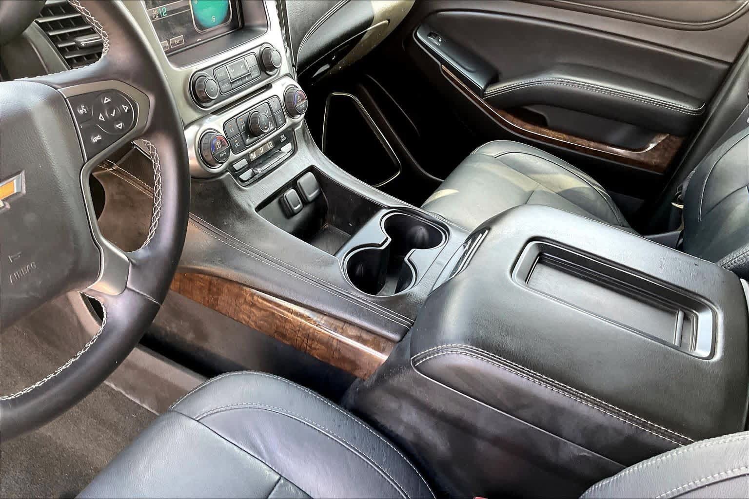 Used 2016 Chevrolet Suburban LS RWD image 16