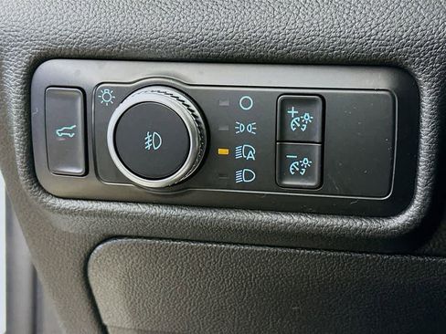 Used 2020 Ford Explorer XLT w/ Equipment Group 202A image 27