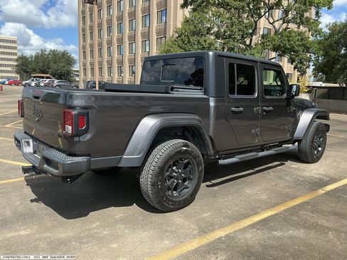 Used 2022 Jeep Gladiator Sport AWD/4WD image 6