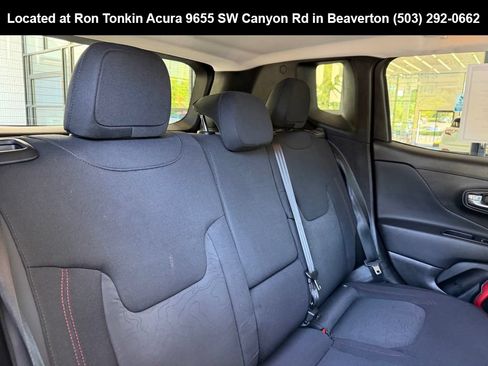 Used 2016 Jeep Renegade Trailhawk AWD/4WD image 31
