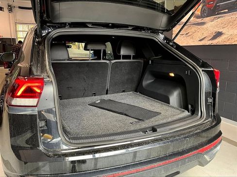 Used 2022 Volkswagen Atlas Cross Sport SE image 21