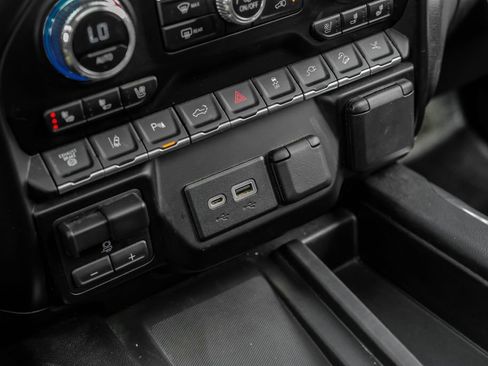 Used 2023 GMC Sierra 2500 Denali w/ Denali Ultimate Package image 28