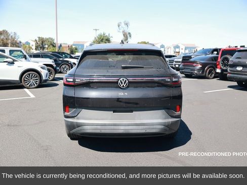 Used 2024 Volkswagen ID.4 Pro image 4