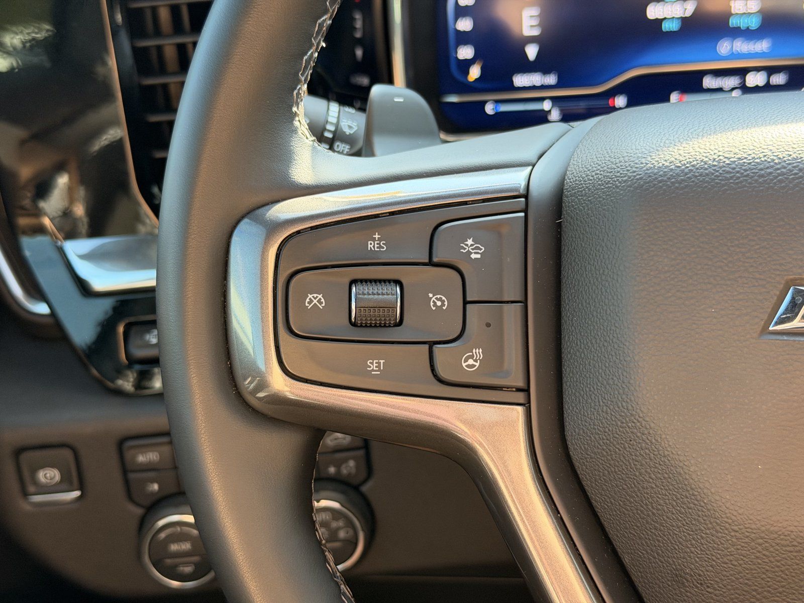 Used 2025 Chevrolet Silverado 1500 High Country w/ High Country Premium Package AWD/4WD image 19