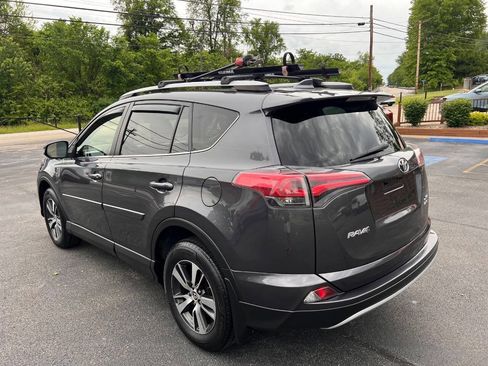 Used 2018 Toyota RAV4 XLE AWD/4WD image 7