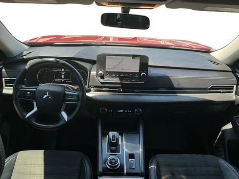 Used 2022 Mitsubishi Outlander SE AWD/4WD image 17