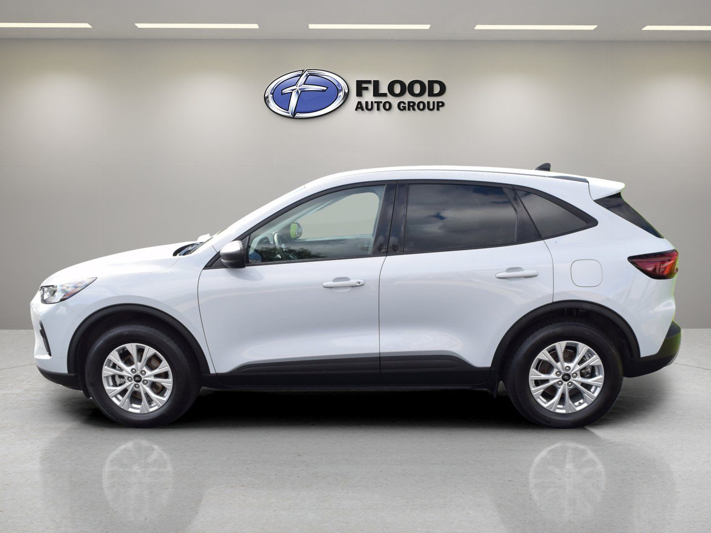 Used 2025 Ford Escape Active AWD/4WD image 3