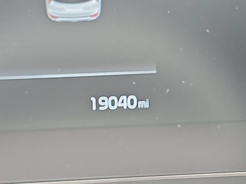 Used 2025 Kia Niro LX FWD image 7