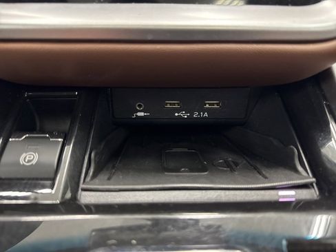 Used 2020 Subaru Outback Touring w/ Popular Package #2 image 19