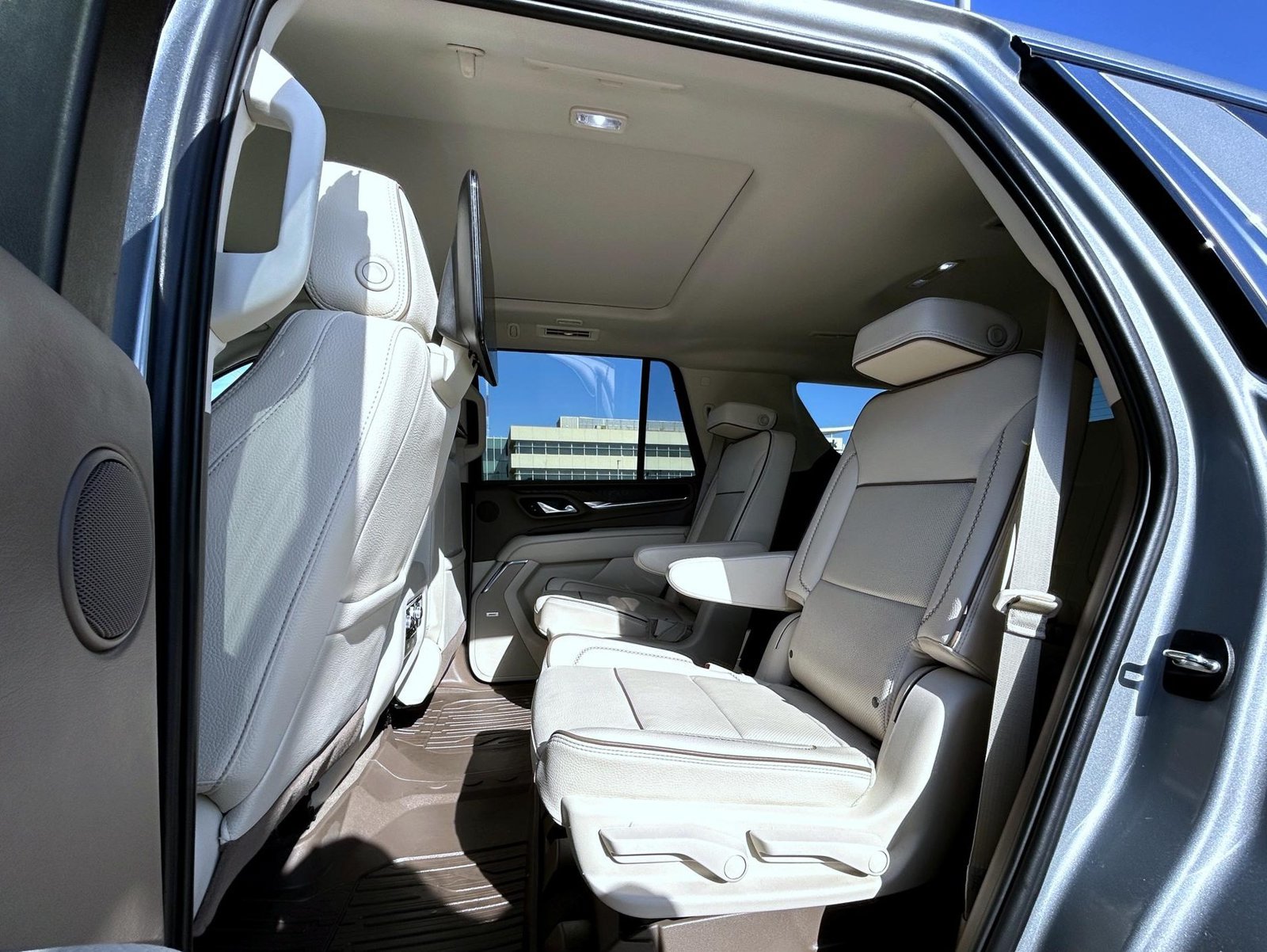 Used 2024 GMC Yukon Denali w/ Advanced Technology Package AWD/4WD image 27