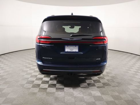 Used 2022 Chrysler Pacifica Pinnacle image 6
