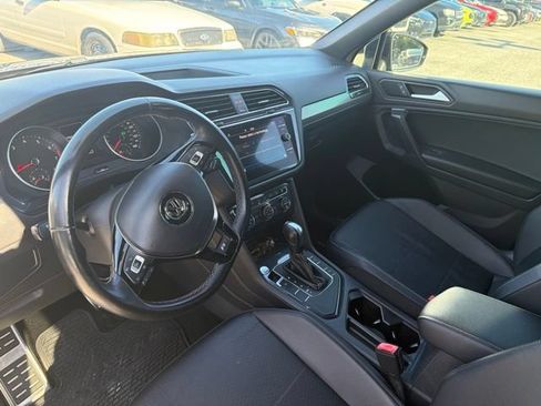 Used 2021 Volkswagen Tiguan SE R-Line FWD image 8