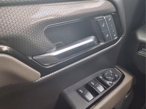 Used 2024 Chevrolet Silverado 1500 ZR2 w/ Technology Package AWD/4WD image 19