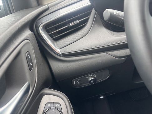 Used 2025 Buick Encore GX Preferred FWD image 33