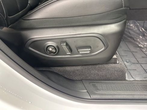 New 2026 Jeep Grand Cherokee L Limited image 24