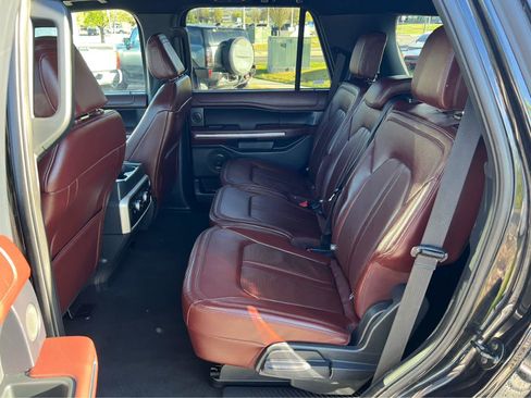 Used 2024 Ford Expedition Limited AWD/4WD image 28