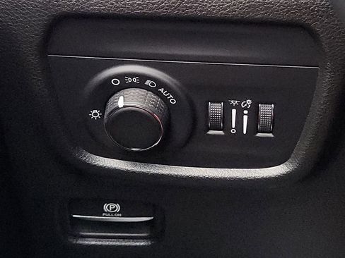 Used 2023 Jeep Grand Cherokee Altitude AWD/4WD image 23