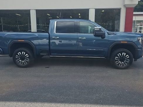 Used 2024 GMC Sierra 2500 Denali Ultimate AWD/4WD image 5