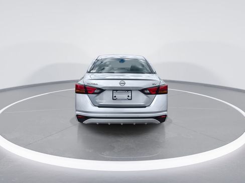 Used 2024 Nissan Altima 2.5 SV image 7