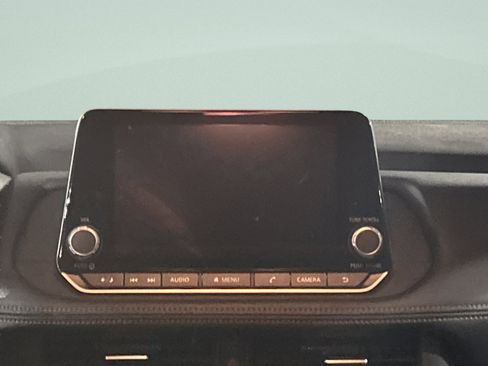 Used 2025 Nissan Rogue SV AWD/4WD image 18