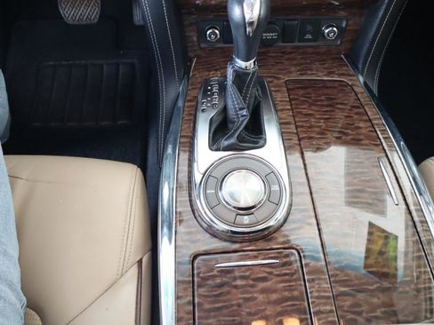 Used 2017 Nissan Armada Platinum RWD image 19