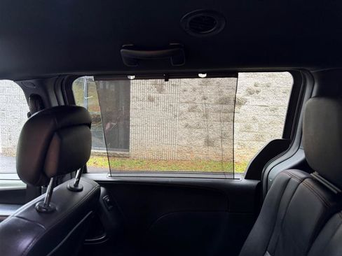Used 2019 Dodge Grand Caravan GT FWD image 18