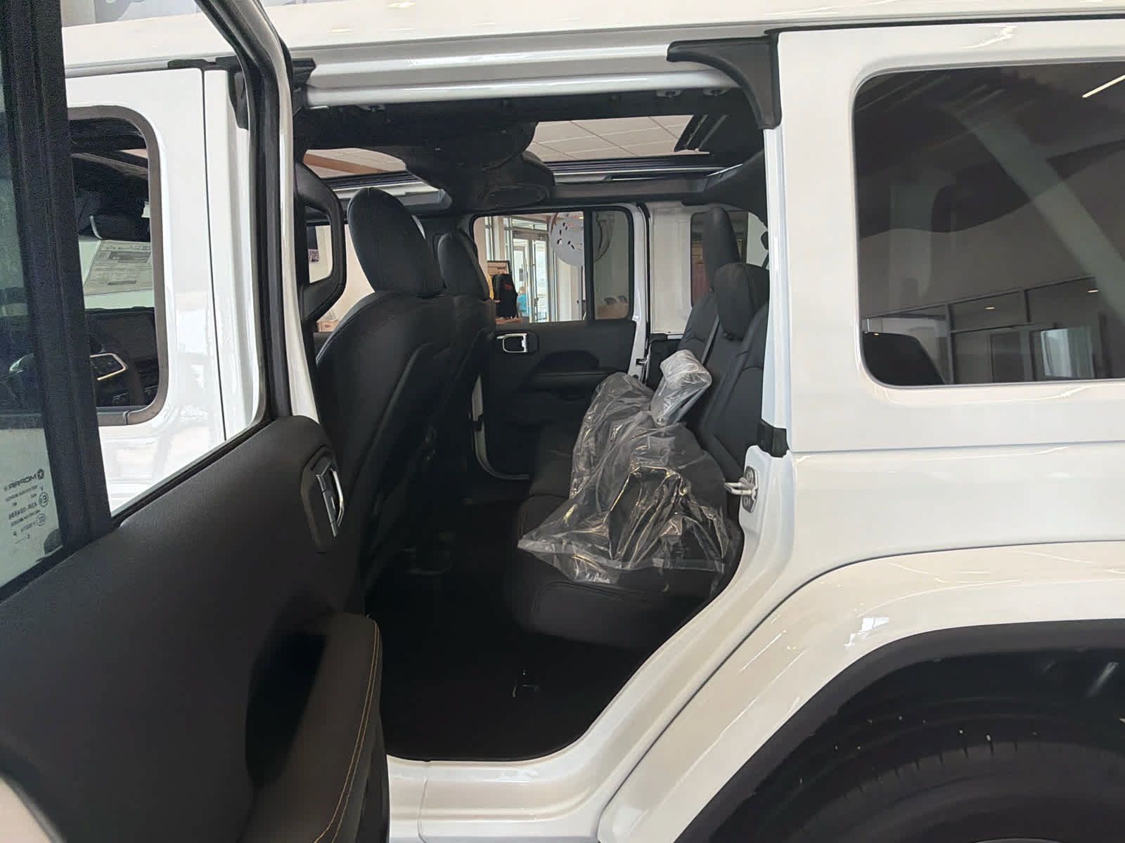 New 2026 Jeep Wrangler Unlimited Sahara AWD/4WD image 36