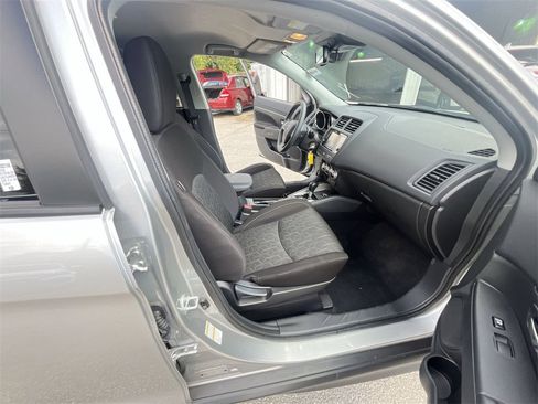 Used 2025 Mitsubishi Outlander Sport ES image 23