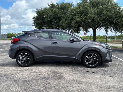 Used 2022 Toyota C-HR Limited FWD image 4