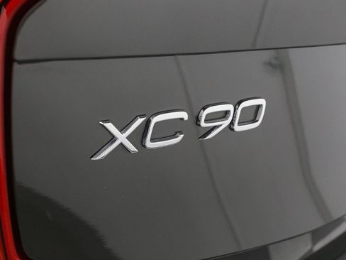 Used 2024 Volvo XC90 B5 Core w/ Climate Package image 10