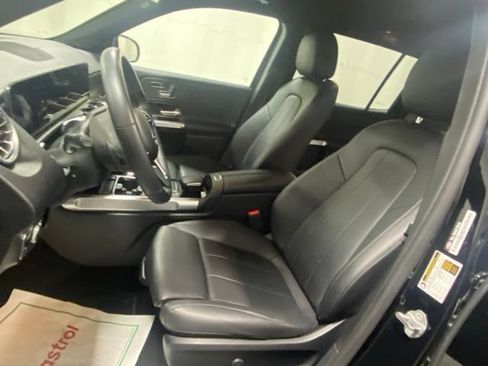 Used 2023 Mercedes-Benz GLB 250 4MATIC image 10