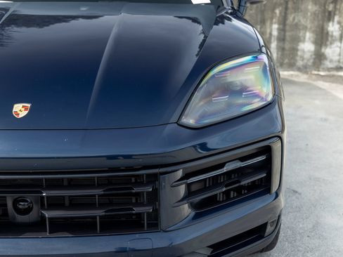 Certified 2024 Porsche Cayenne AWD/4WD image 16